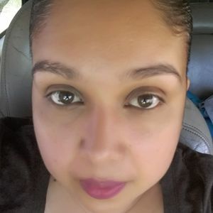 Meet your Posher, Alejandra